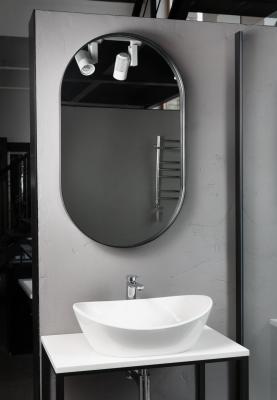 PAA Vannu salonā iespējams apskatīt un iegādāties ovālu spoguli ar metāla rāmi. Izmērs: 600x1000 mm
